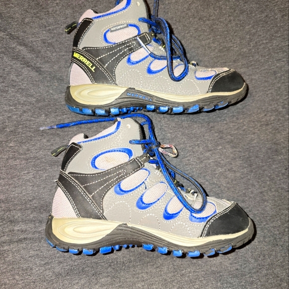 Boys Merrell Hiking Boots size 12M - Picture 3 of 4
